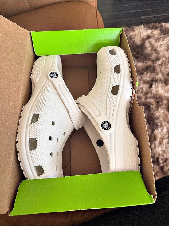 CROCS Shoes - Crocs Classic Clog Clogs in Cream US 11 NWT